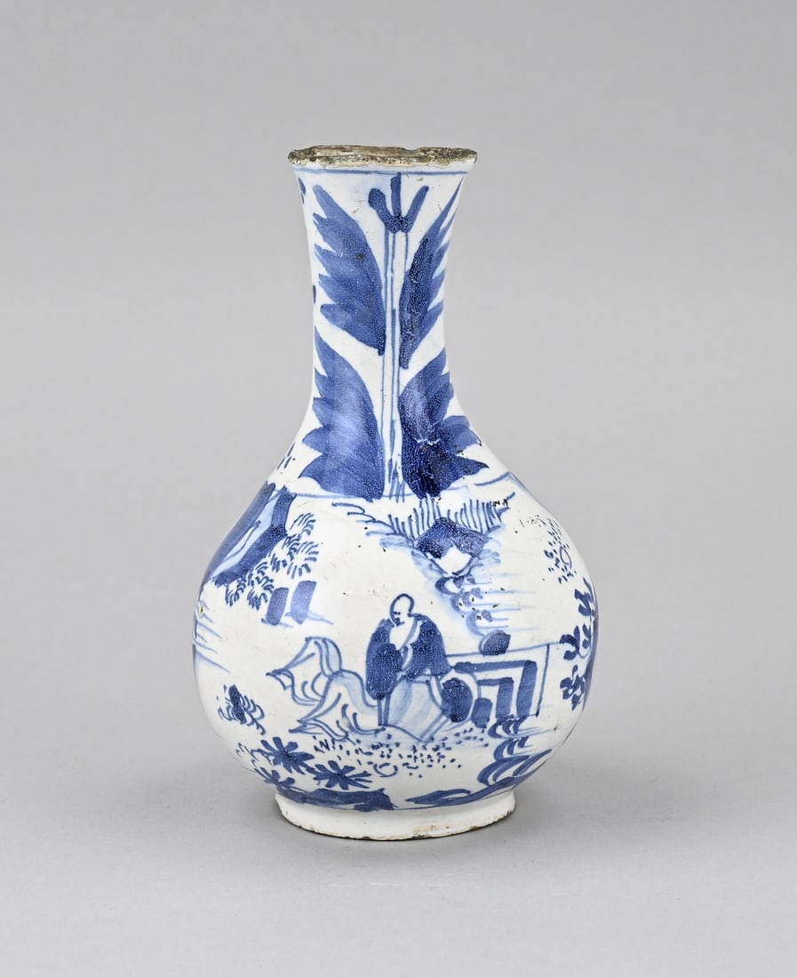 Vase with chinoiserie decor, H 17.2 cm.: 17th - 18th century faience vase. Delft or Hanau. Chinoiserie decor. Dimensions: H 17,2 cm. In good condition.