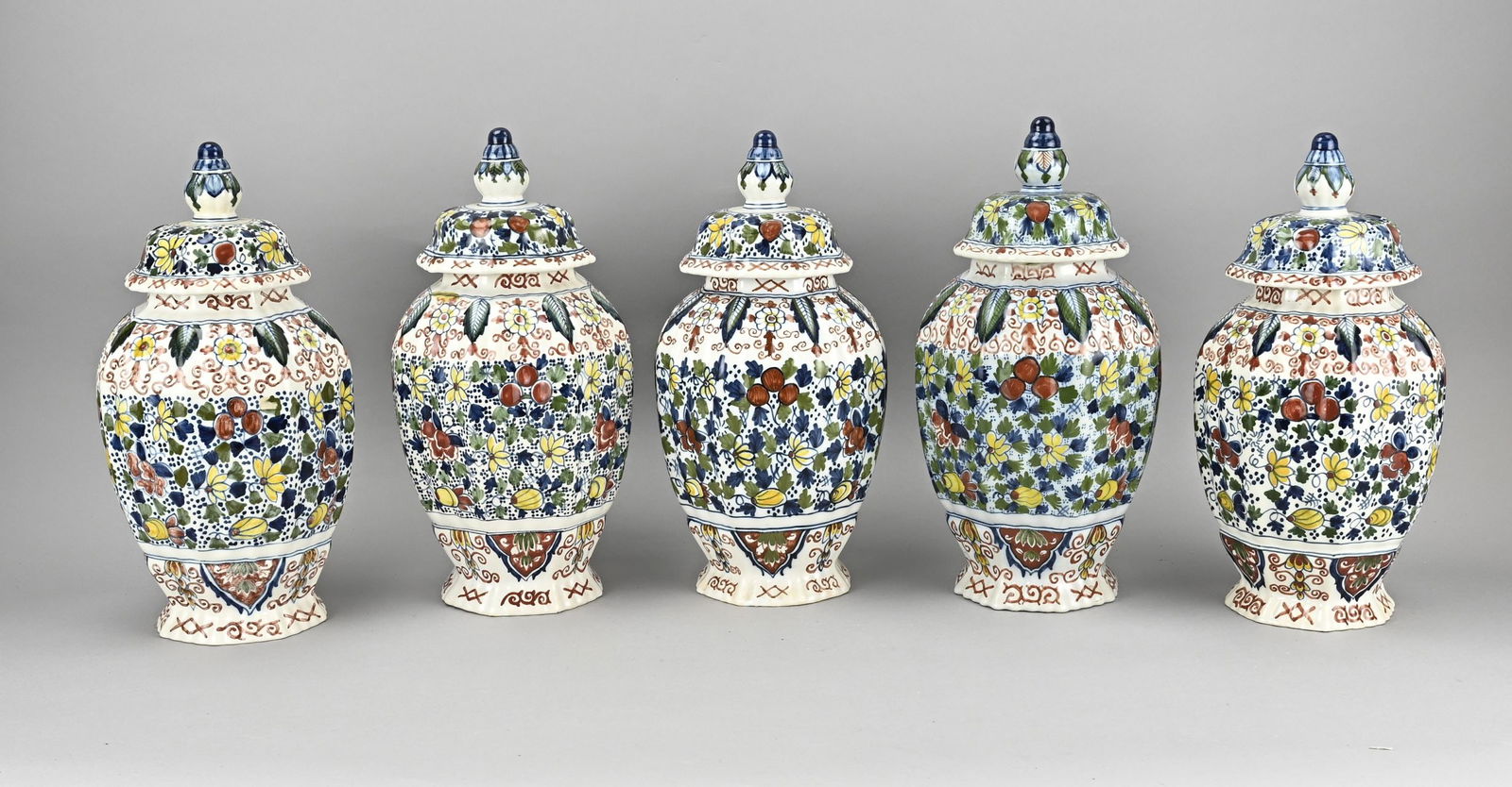 5-piece cabinet set: Antique five-part faience castle. Makkum. Holland. Floral decor. Octagonal. Dimensions: H 34 cm. In good condition.