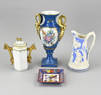 Lot of porcelain (4x): Four pieces of various old/antique porcelain. 1x Porcelain Limoges mocha jug, circa 1910. 1x Vase, Porcelaine de couleuvre France (Limoges style). 1x Bisquit porcelain jug with relief, Dale Hall Potte