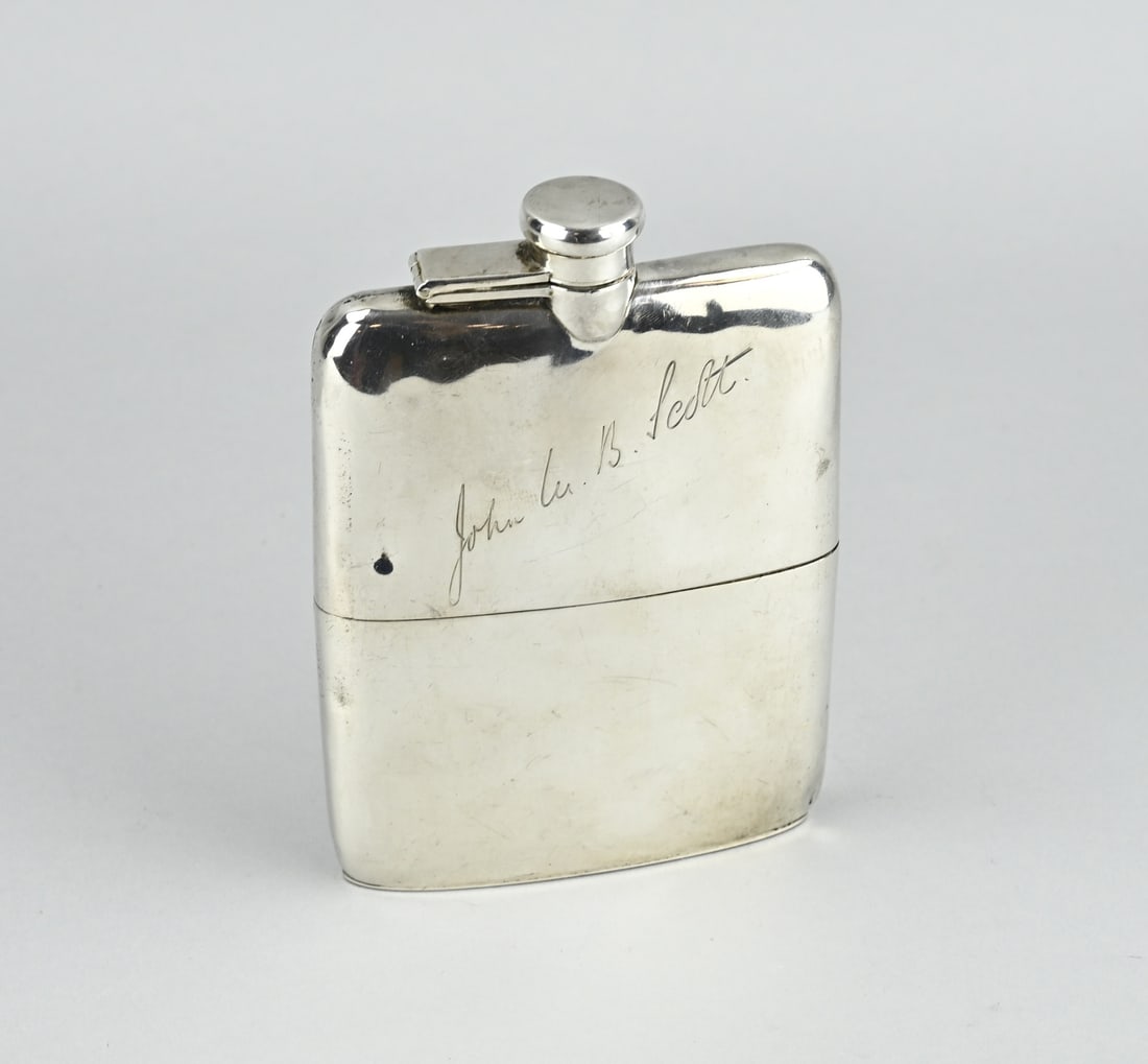 Silver hip flask (1 of 1)