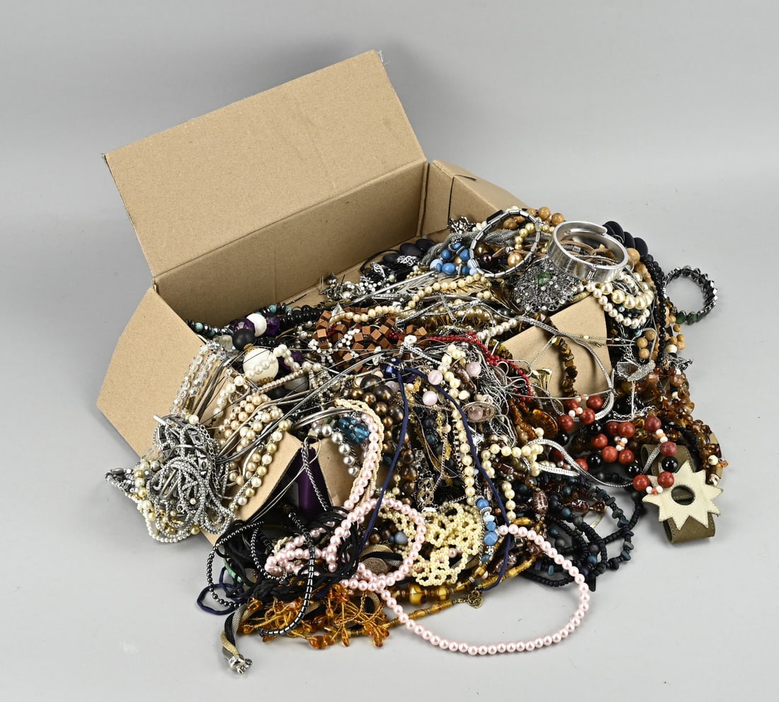 Lot of various jewelry (1 of 1)