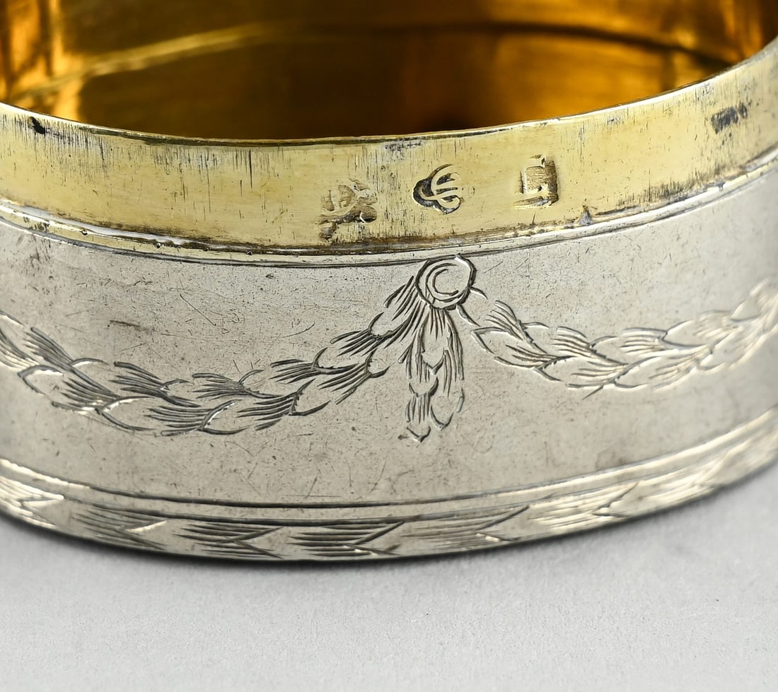 Silver box, oval - 2