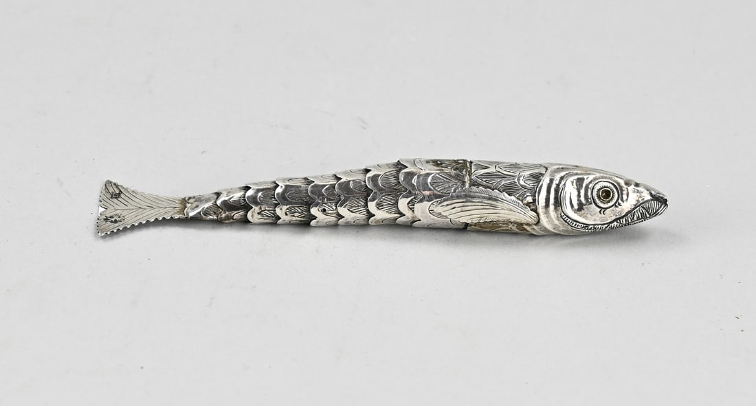 Silver sewing kit - 2