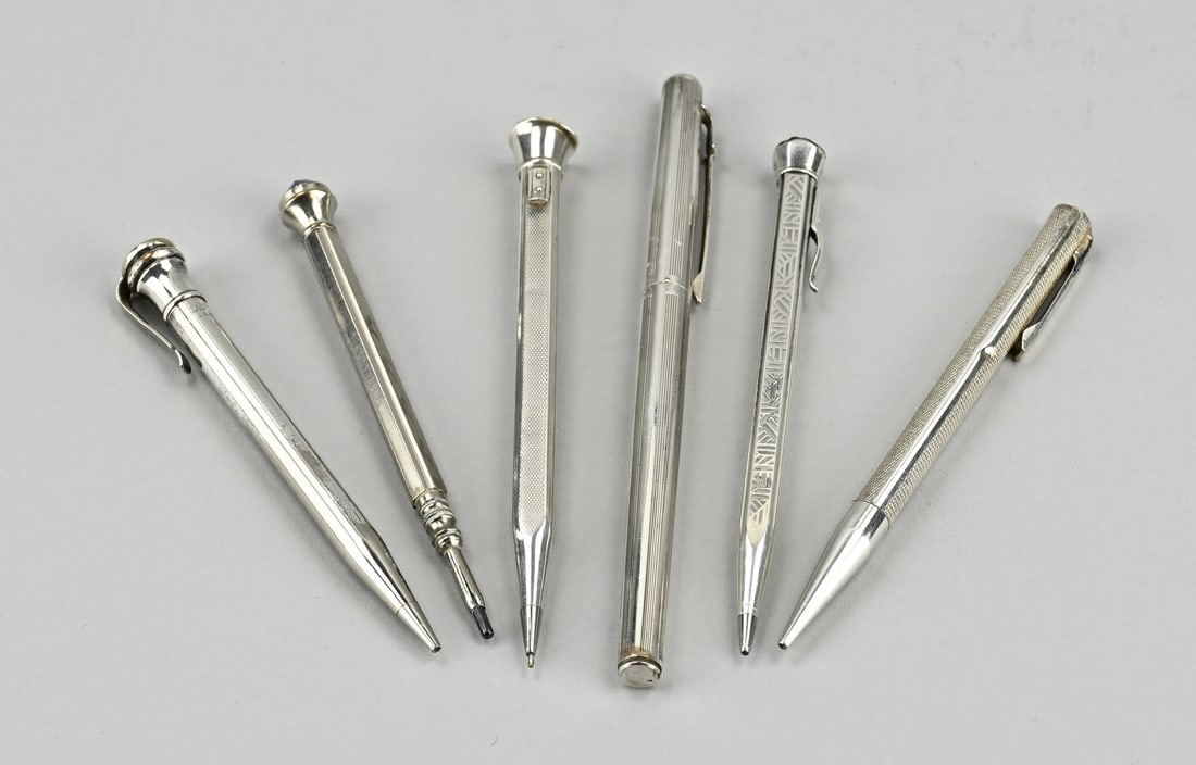 Lot of pens (6x): Lot with six pens, 4 plated and 2 silver pens. In reasonably good condition.