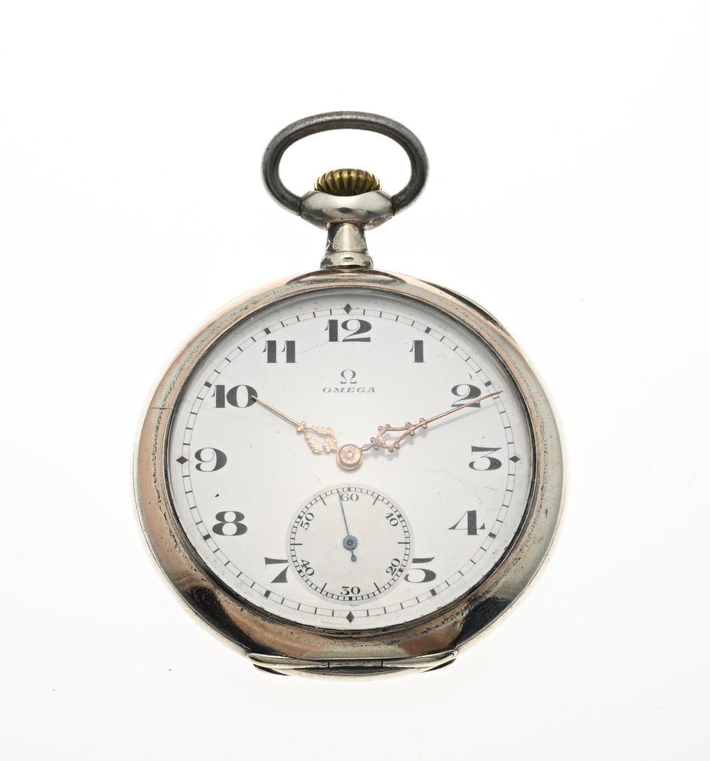 Omega pocket watch: Silver Omega pocket watch, 800/000, with a white dial with an off-center second hand and rose-colored hands. ø 47 mm. Working. In good condition.