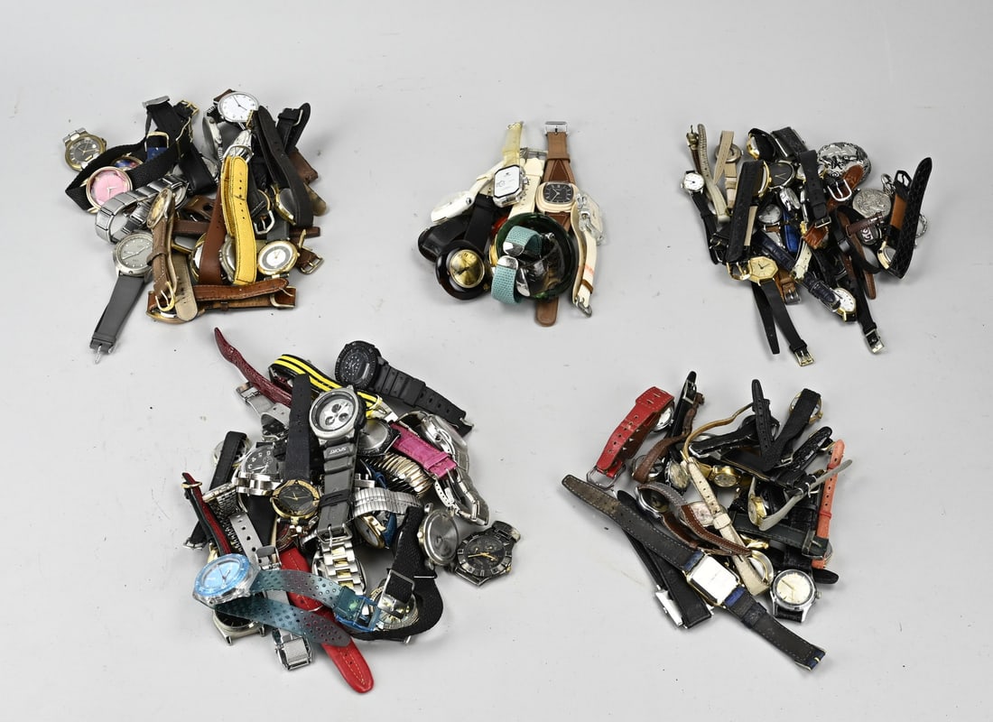 Lot with approx. 100 watches, various models,: Lot with approximately 100 watches, various models, quartz and mechanical. Kienzle, CMI, Timex, Tempic, Glory, Pallas, Commedor, Prisma, Guillaume, Sekonda, Casio Junghans, Ingersoll, Lacher,