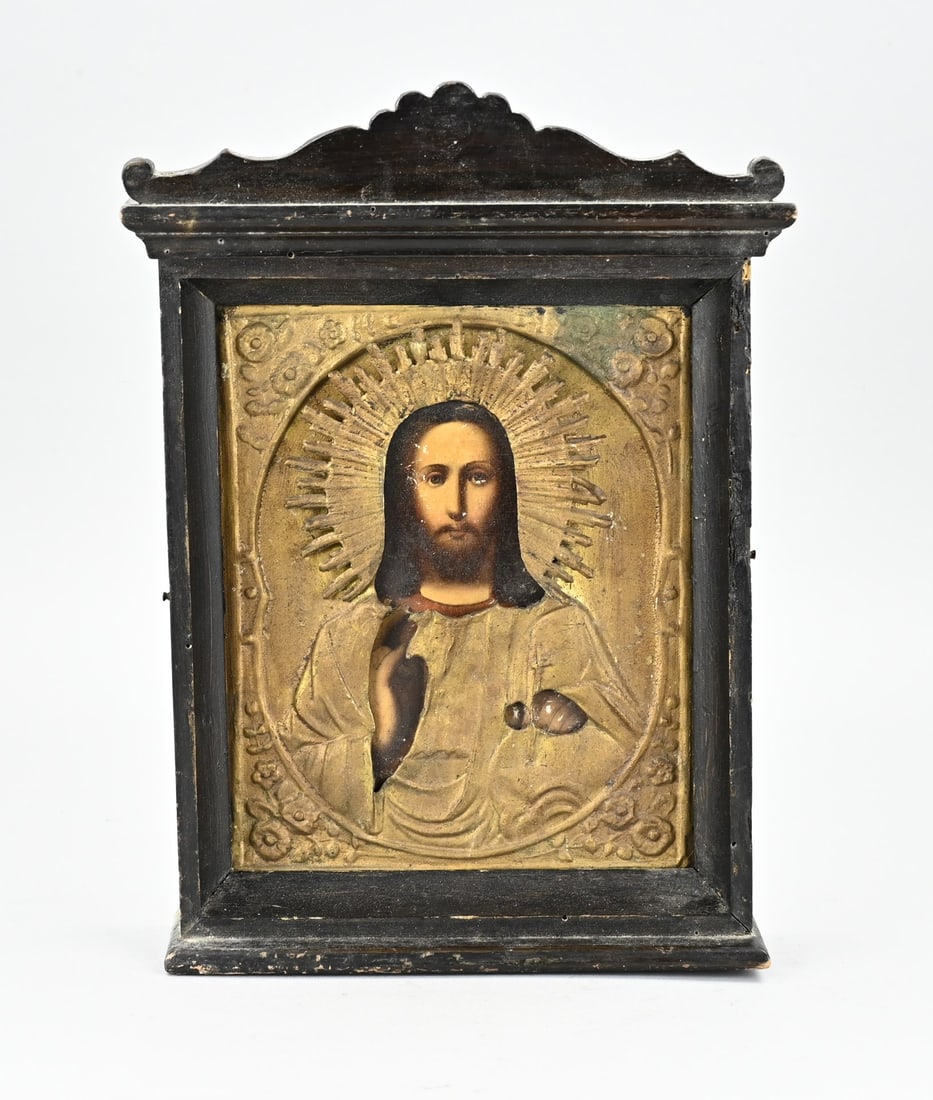 Icon: 19th Century Russian house icon with gilded feuille Jesus portrait. Dimensions: H 31 x W 24 x 7 cm. In good condition.