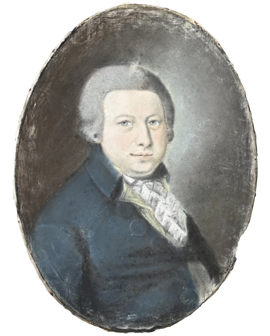 Unsigned, Portrait of a man: Unsigned oval male portrait. Circa 1800. Pastel on paper. Dimensions: H 52 x W 38 cm. In good condition.