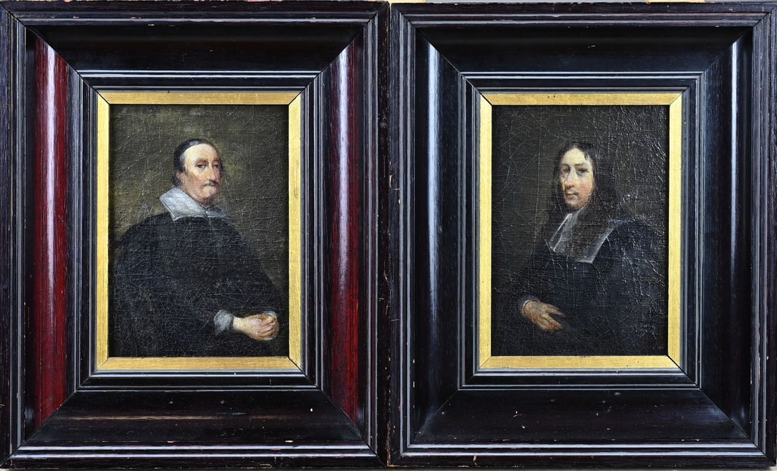 2x 18th century gentleman portrait: Two 18th century portraits of gentlemen. Unsigned. Oil on linen. Marouflé. Dimensions: H 18 x W 13.5 cm. In reasonable condition.