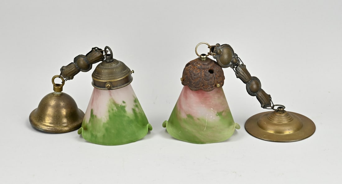 2x Hanging lamp, Müller Freres: 2x Jugendstil Müller Freres pendant lamp. Circa 1900. Size: 17 - 18 cm. In good condition.