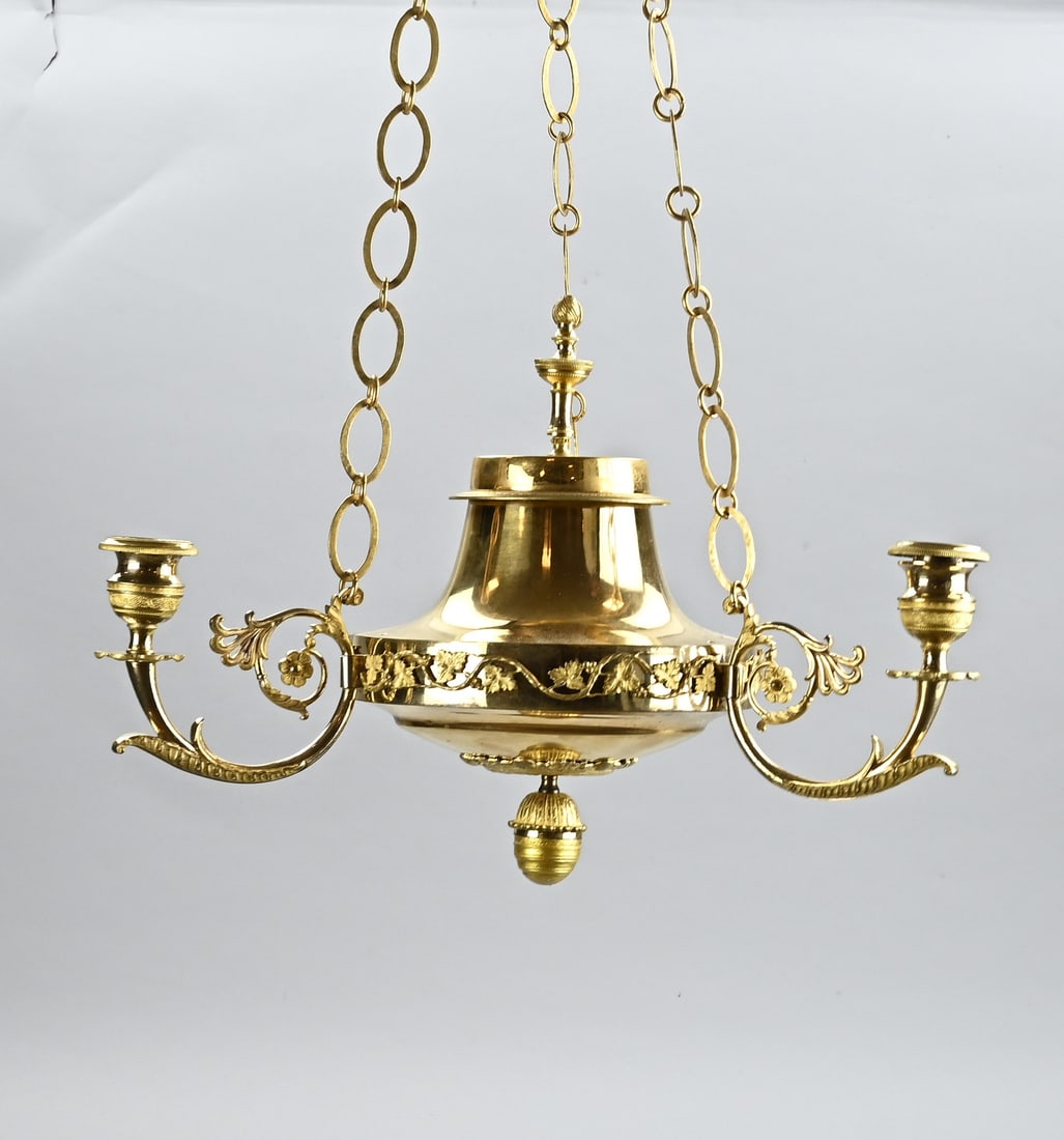 Fire-gilt chandelier, 1820: Beautiful, finely crafted 19th century fire-gilded bronze empire candle chandelier. Circa 1820. Dimensions: 38 x Ø 28 cm. In good condition.