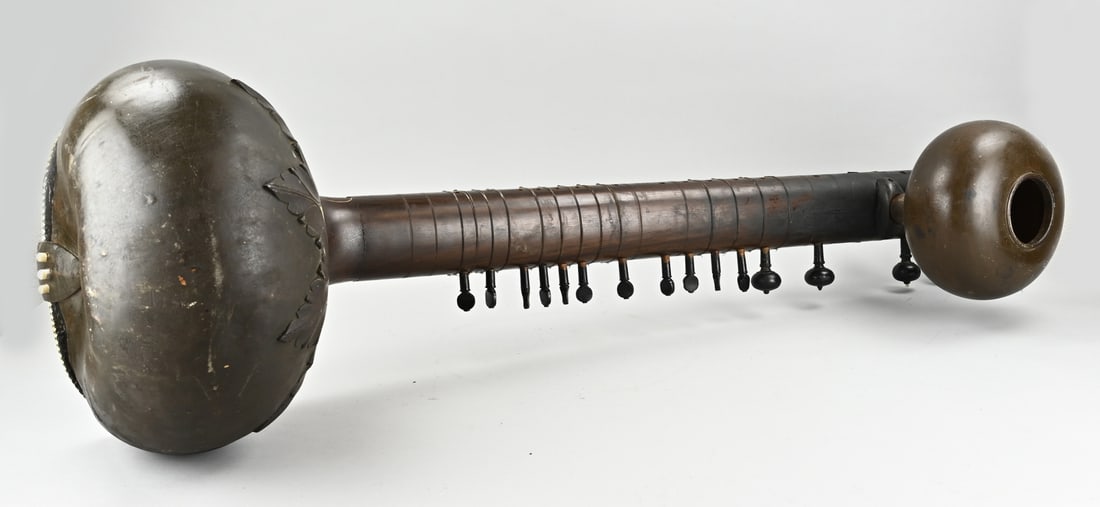 Antique string instrument (Sitar) - 2