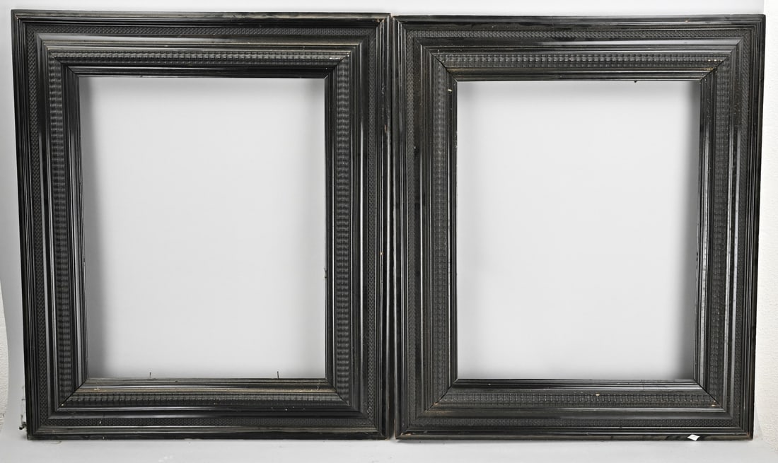 2x Antique robbel frame: Two 19th century robbel frames in 17th century renaissance style. Painting size: H 55 x W 43 cm. In good condition.