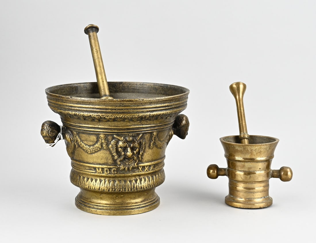 2x Mortar + pestles: Two antique bronze mortars and pestles. Circa 1900. 1x Large, Renaissance. 1x Biedermeier style. Size: 11 - 24 cm. In good condition.
