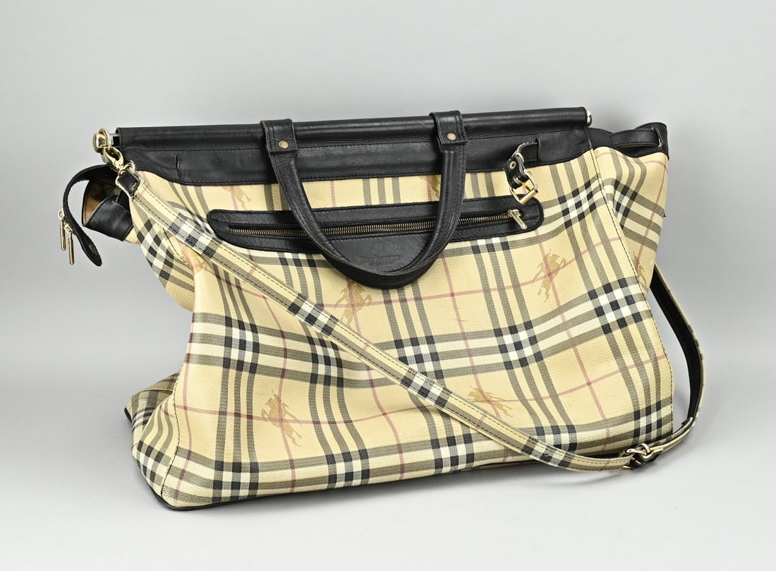 Vintage Burberry (shoulder) bag: Large vintage leather Burberry (shoulder) bag. Dimensions: 60 x 40 x 23 cm. In good condition.