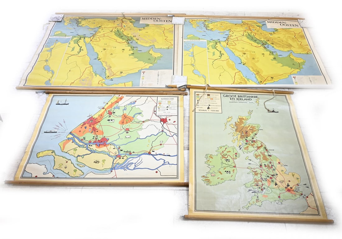 Lot of school cards (4x): Four old Dutch (roll-up) school maps. Second half 20th century. Size; 80 - 120 cm. In good condition.
