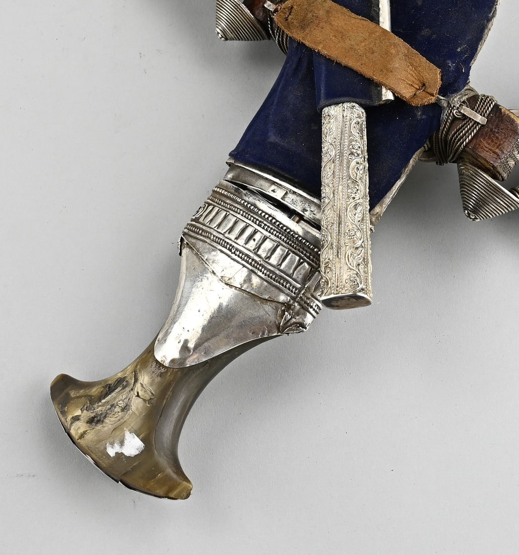 Silver dagger & knife - 2