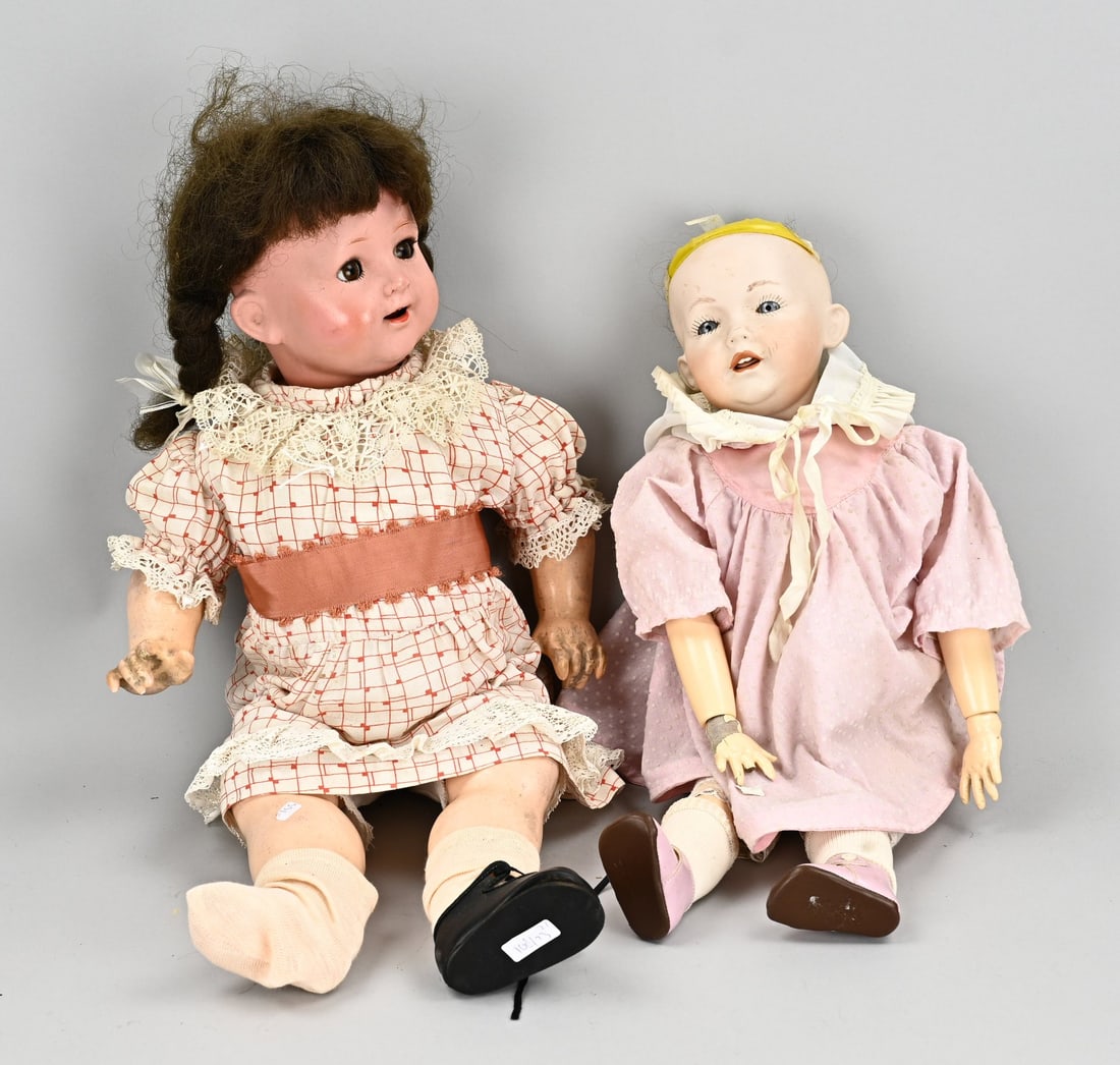 2x German doll: Two German dolls. 1x Hilda JDK copy. 1x Koenig & Wernicke doll. Circa 1930. Size: 45 - 54 cm. In good condition.