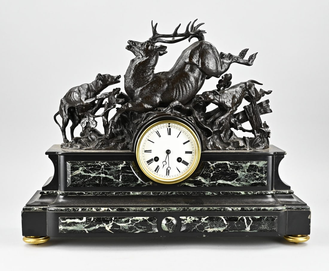 French pendulum clock with bronze statue: Large antique French bronze and marble hunting clock. Vincentie & Cie. Circa 1870. Eight-day movement, half-hourly striking. Dimensions: 43 x 55 x 16 cm. In good condition.