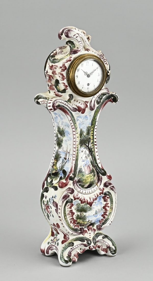 French or Delft mini grandfather clock, H 31 cm.: 19th century polychrome faience mini grandfather clock. France or Delft. Verge escapement clock, not tested. Dimensions: H 31 cm. In good condition.