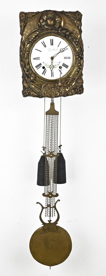 Comtoise, 1870: Antique French comtoise with harp garland. Louis Philippe. Circa 1870. Dimensions: 48 x 35 x 17 cm. In good condition.