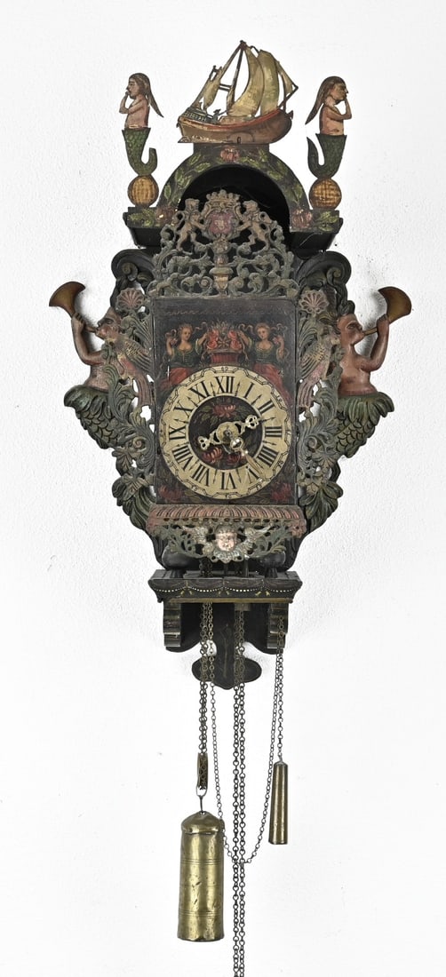 Frisian chair clock, 1880: Antique Frisian chair clock with alarm and original polychromy. Circa 1880. Size: 78 cm. In good condition.