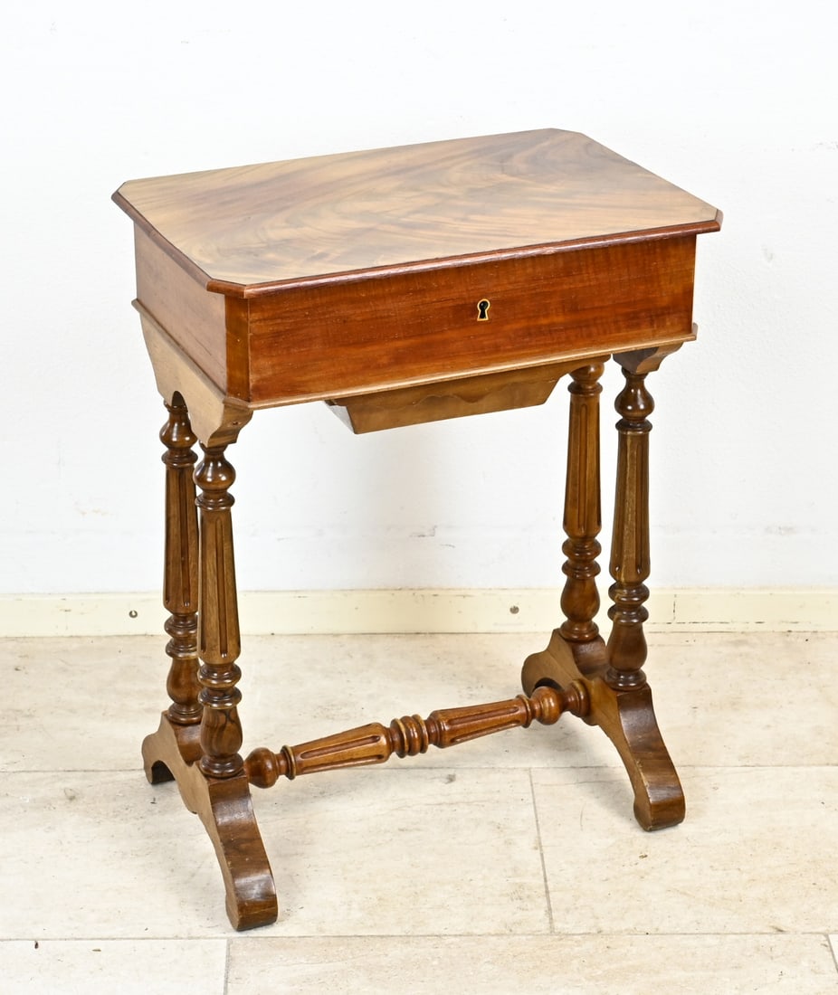 Sewing table, 1870: Antique mahogany sewing table. France. Circa 1870. Dimensions: 72 x 52 x 36 cm. In good condition.