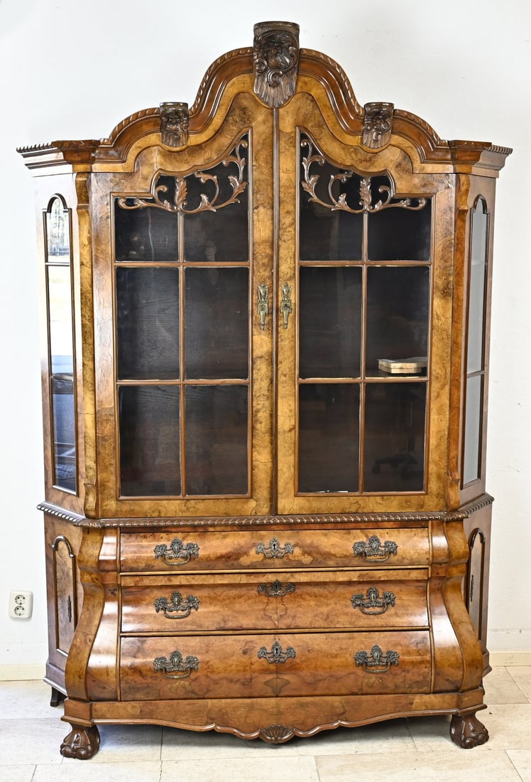Walnut display cabinet, 1890: Antique Dutch burr walnut baroque display cabinet with bronze fittings, claw feet and extra doors in base. Beautiful patina. Circa 1890. Dimensions: 218 x 160 x 50 cm. In good condition.
