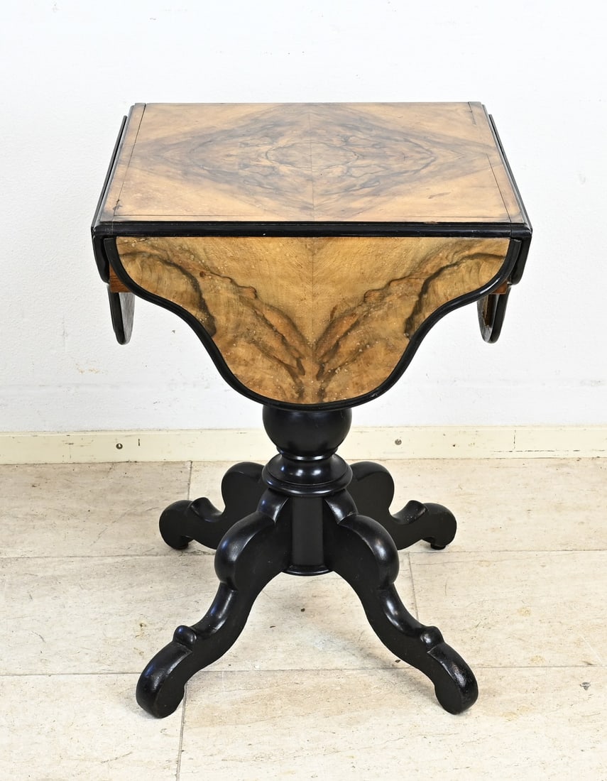 Carrot walnut (cheek) table: Walnut Willem III side table with cheeks. Standing on black 4-span ball leg. Table has four cheeks that can be folded up. Dimensions: 70 x 51 x 51 cm. Dimensions (unfolded): 94 x 94 cm. In good