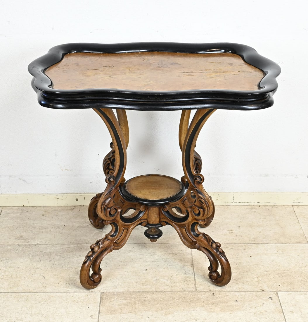 Tablet with wooden inner leaf, 1860: Dutch walnut Willem III gaming table with spider leg, beautiful carving and removable tray. Circa 1860. Dimensions: 75 x 84 x 60 cm. In good condition.