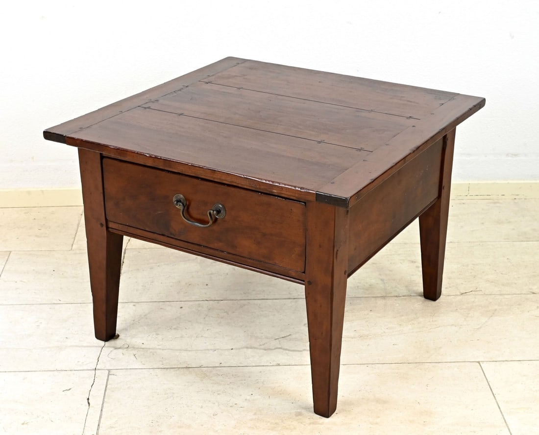 Side table (cherry): English style cherry wood side table. Square with one drawer. Dimensions: 50 x 70 x 70 cm. In new condition.