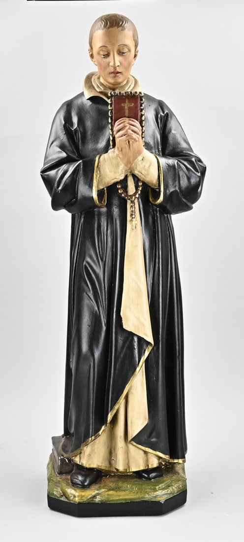 Priest statue, H 84 cm.: Antique plaster statue of a priest with bible and prayer beads. Original polychromy. Circa 1900. Dimensions: H 84 cm. In good condition.