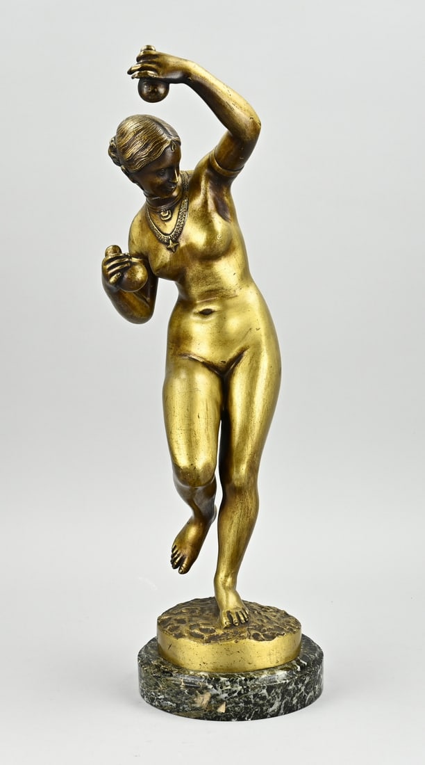 Bronze figure, Dancer: Antique bronze dancer on marble base. By Duray. Dimensions: H 48 cm. In good condition.