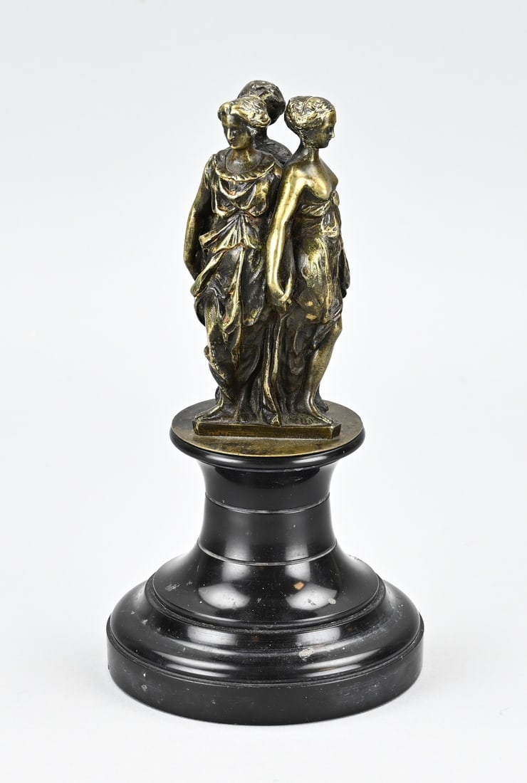 Image, Three Graces: 18th century bronze statue on black marble base. Three graces. Dimensions: H 23 cm. In good condition.