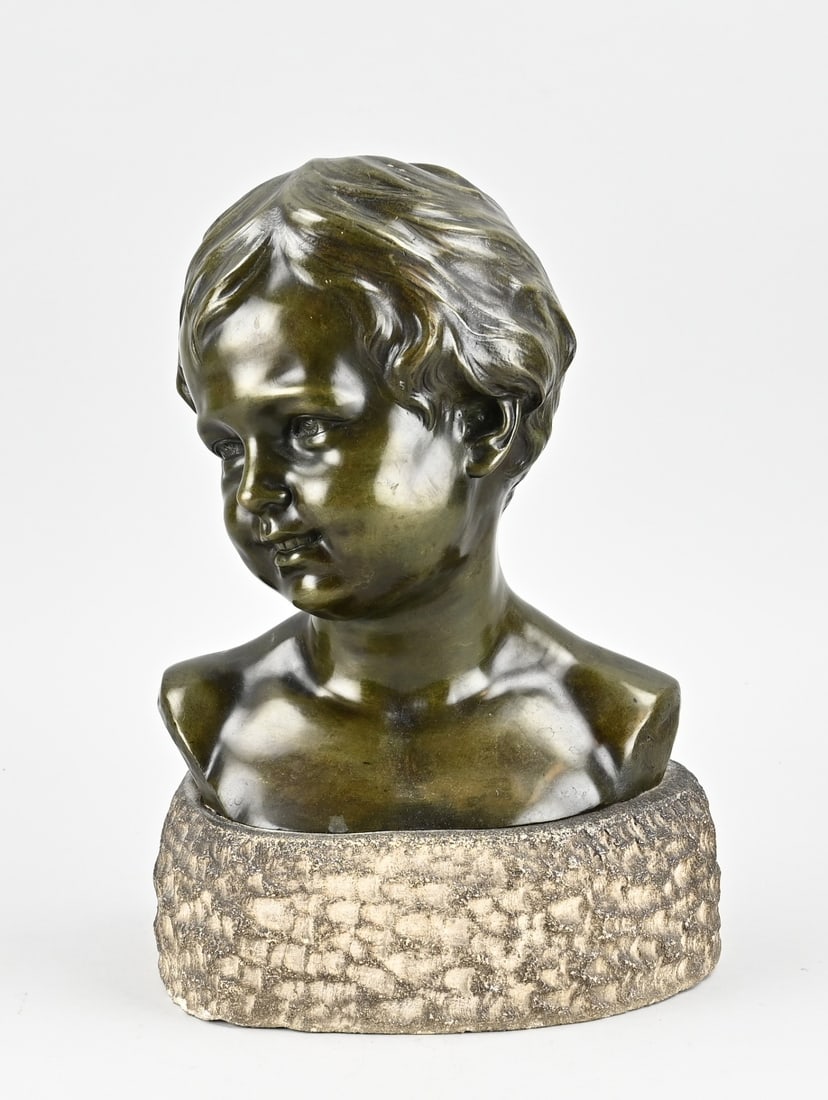 Bronze bust on base, 1920: Antique bronze bust on marble base. Signed Morice. Circa 1920. Size: H 34 cm. In good condition.