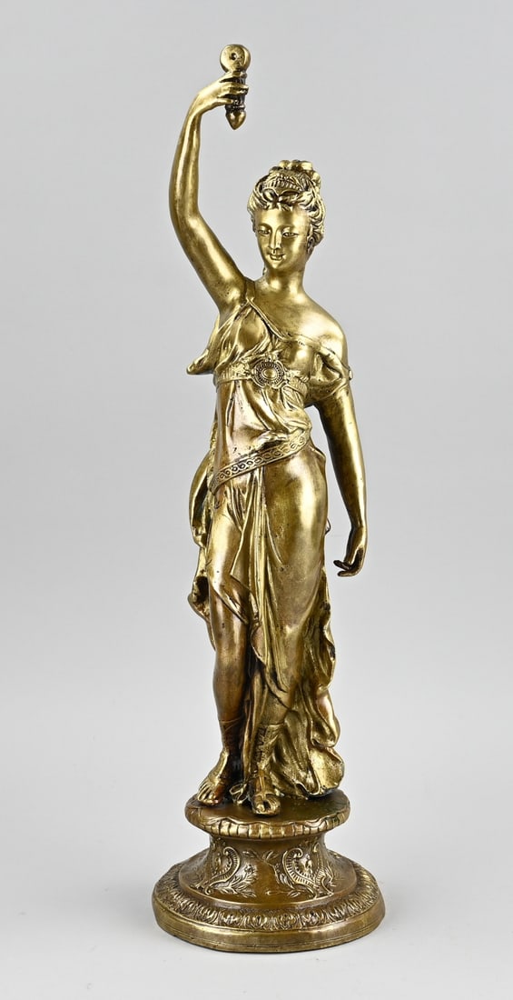 Mysterious bronze clock figures: Large old bronze mysterious clock figures. 20th century. Size: 59 cm. In good condition.