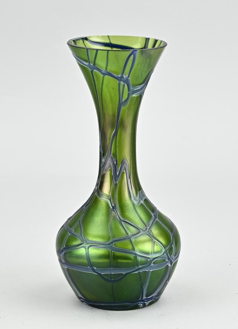 Art Nouveau vase, 1900: Art Nouveau glass Loetz, or Palme König Schönau vase. Unnoticed. Dimensions: H 21.3 cm. In good condition.