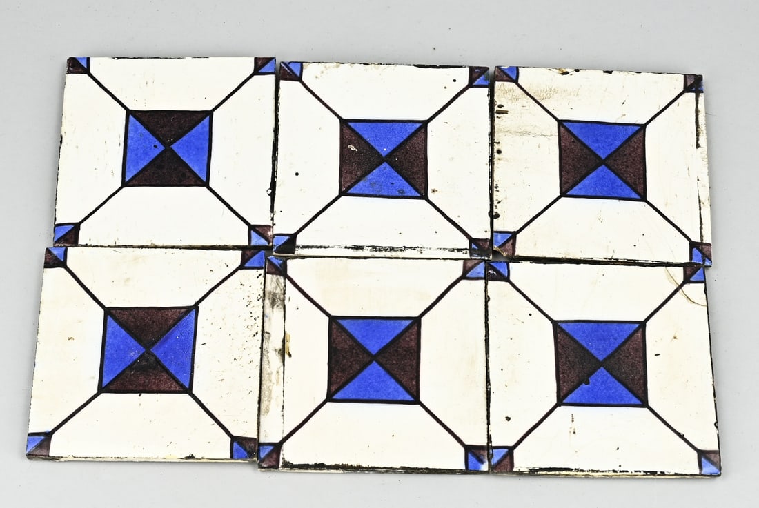 Lot of mosaic tiles (64 pcs.): 64 Pieces antique mosaic tiles. 19th century. Size: 13 x 13 cm. In good condition.