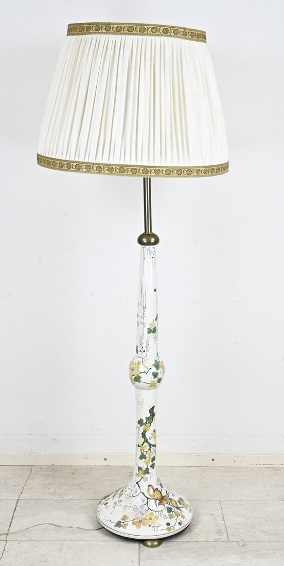Gouda earthenware (standing) lamp, H 173 cm.: Antique Art Nouveau Gouda earthenware standing lamp, with bird/floral decor, probably decor mat Bird.. Circa 1900. Dimensions: H 173 cm. In good condition.