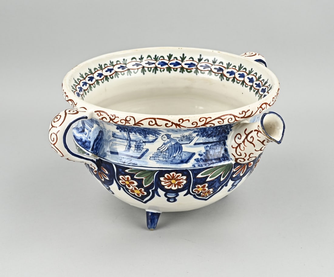 Delft cream pot: 18th century polychrome Delft cream pot with floral/figures in landscape decoration. With bottom mark A. Dimensions: 15 x 31 x 26 cm. In good condition.