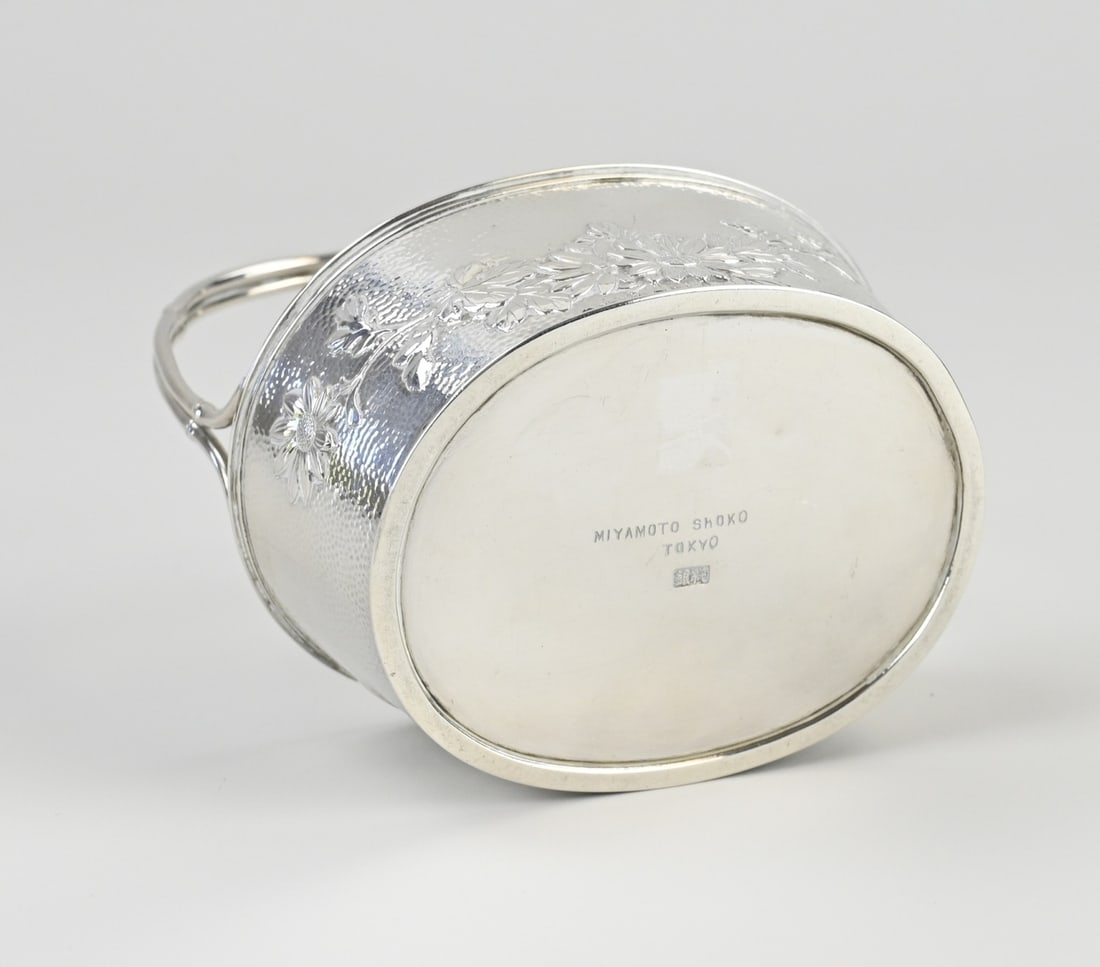 Silver basket with handle - 2