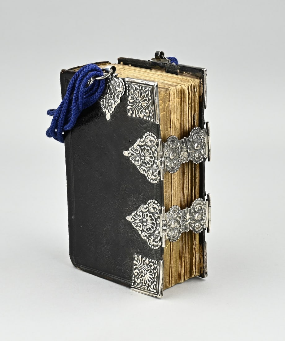Staphorst bible with silver - 2