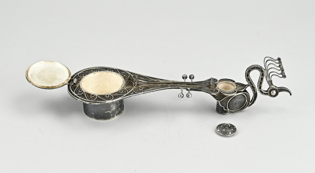Silver lute with holders - 2