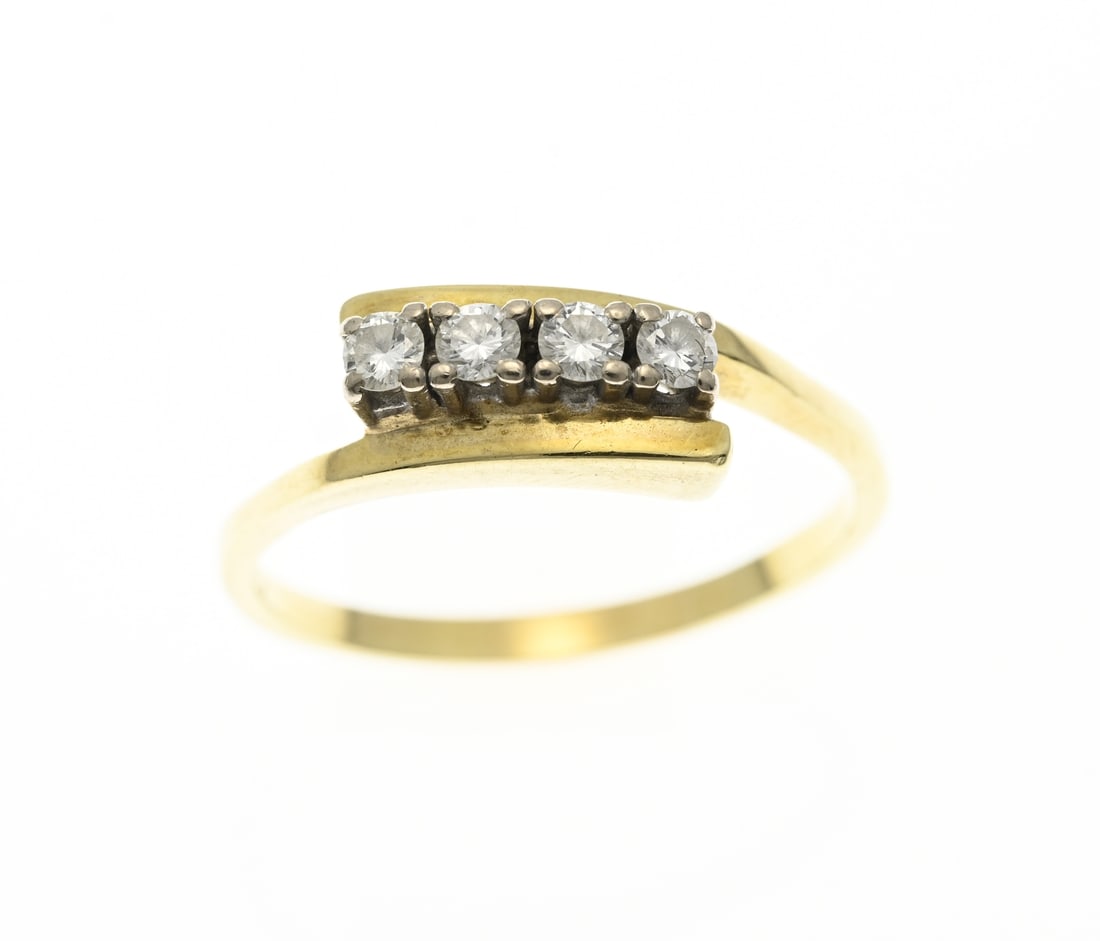 Gold ring with 4 diamonds: Yellow gold ring, 585/000, with 4 diamonds. Ring with a row of 4 white gold settings set with 4 brilliant cut diamonds, approx. 4x0.10 ct. Width ring 6.5 mm. ø 65. approx. 5.2 grams. In good