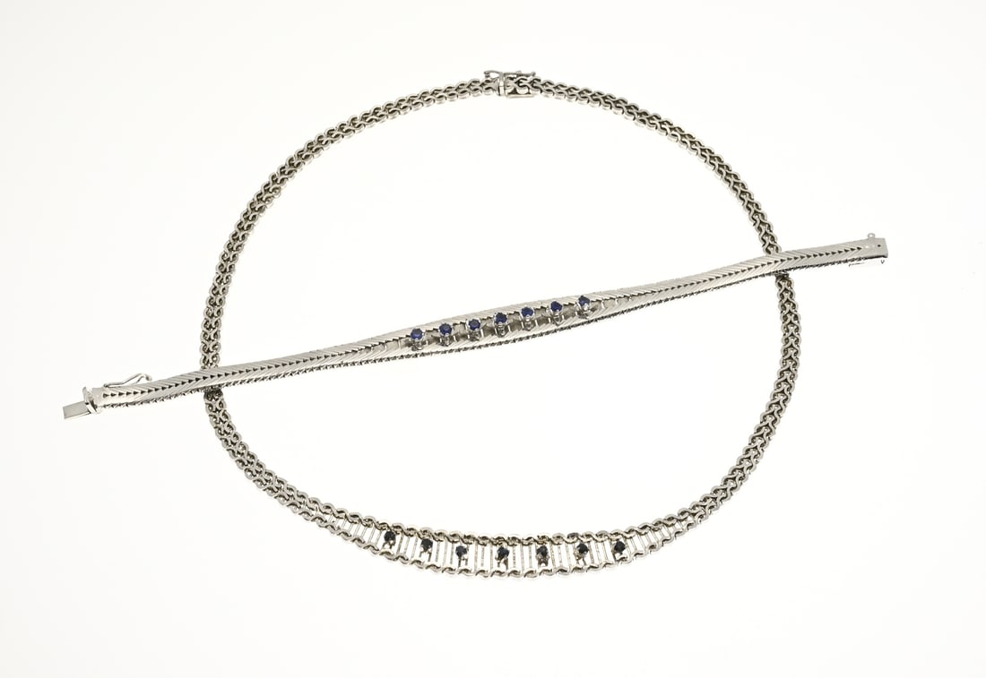 Silver choker and bracelet with blue stone: Silver choker, 835/000, and bracelet, 800/000, with blue stones. A braided choker, ranging in width from 5 to 11 mm, decorated in the middle with silver bars and 7 chatons with blue faceted stones.
