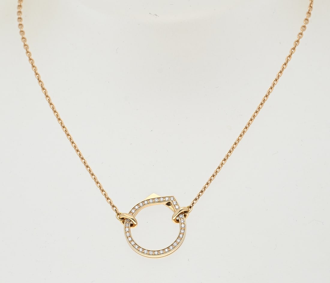 Repossi gold choker with diamond: Special rose gold choker, Repossi antifer, 750/000,, with diamond. Choker with an anchor necklace with a round contoured pendant in the middle set with brilliant cut diamonds. ø 17.5 mm. Marked: