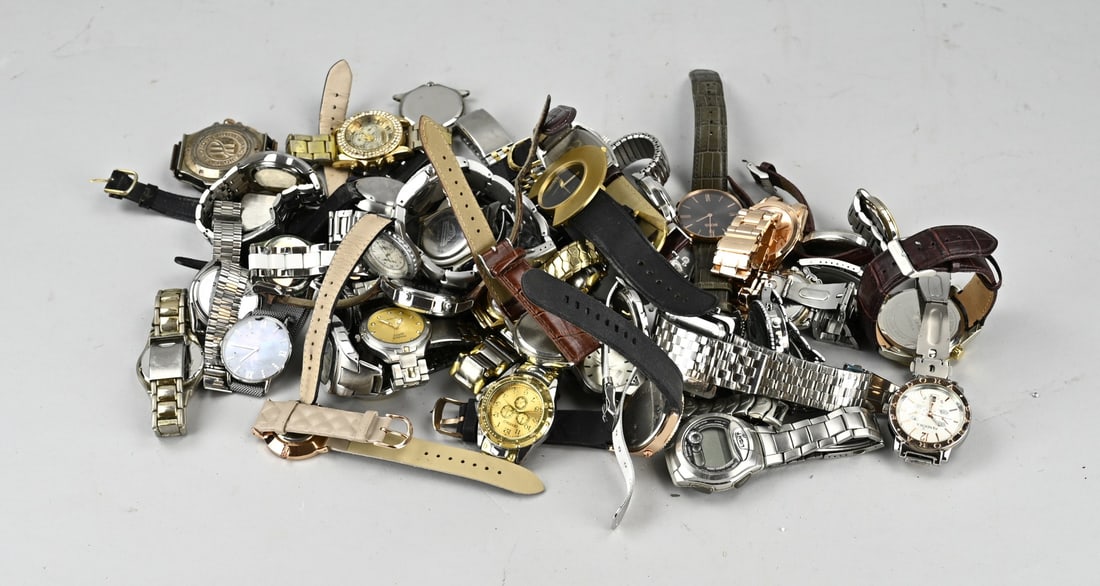 Lot of watches: Large lot of watches, including Casio, Boss, Fossil, Calvin Klein, Thoams Sabo, Dugena.