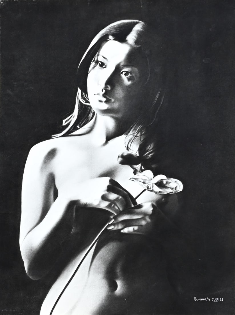 Somime, Ladies portrait: Signed Somime. July 7, '21. Oriental lady portrait with flower in hair. Fine quality. Charcoal on paper. Dimensions: H 77 x W 55 cm. In good condition.