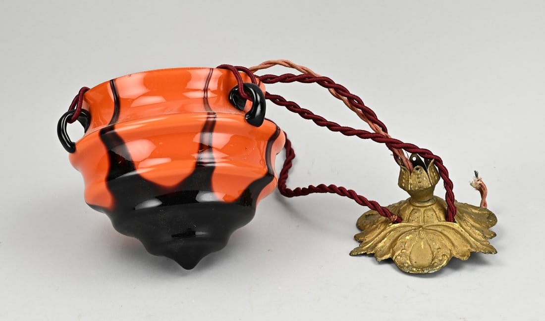 Loetz pendant lamp, 1900: Art Nouveau glass pendant lamp, Loetz. Circa 1900. Dimensions: 15 x 20 cm. In good condition.