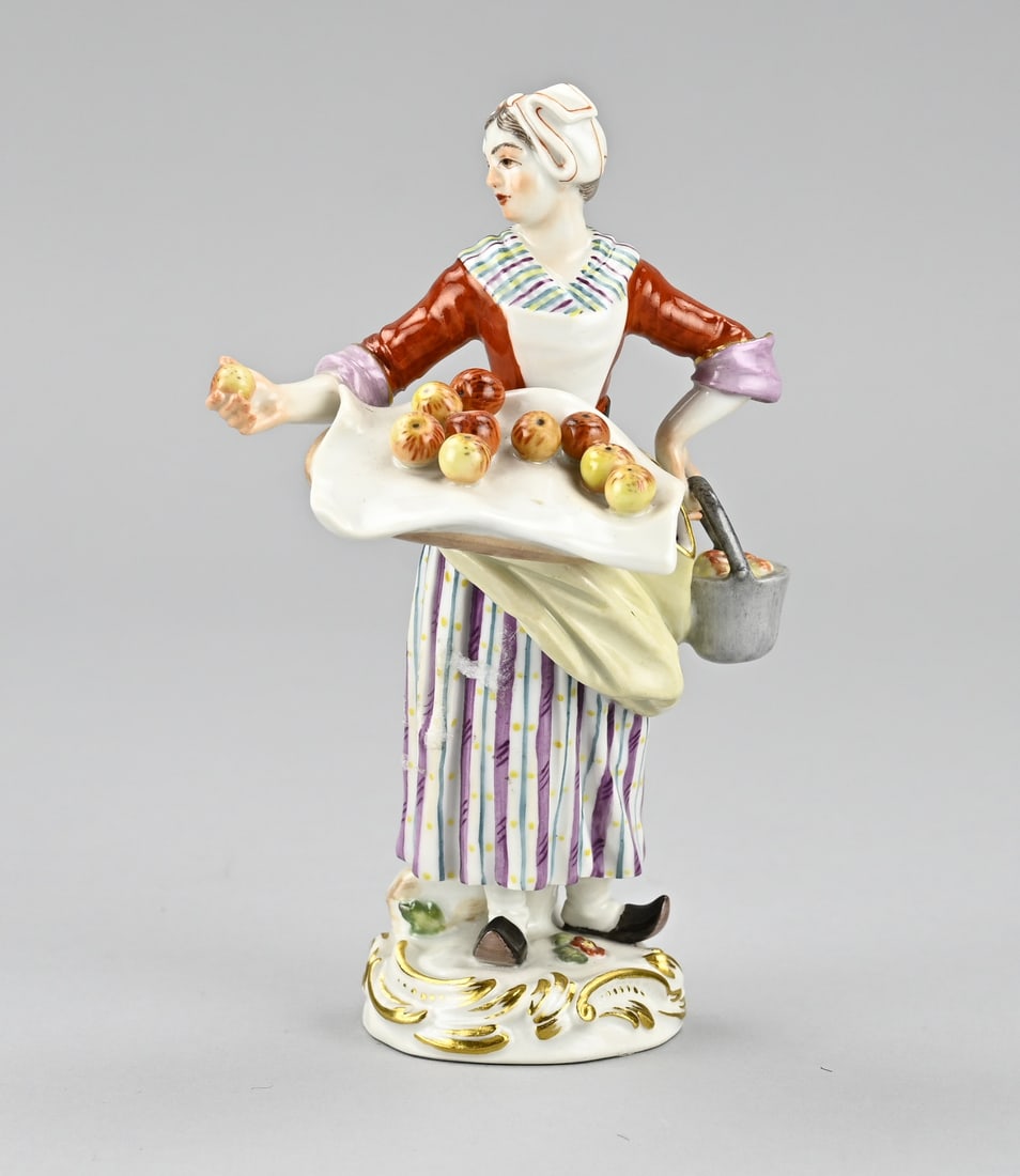 Meissen figure (1 of 3)